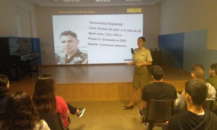 El Ejército de Tierra orienta sobre la profesión militar a los alumnos de 4º de ESO y Bachillerato